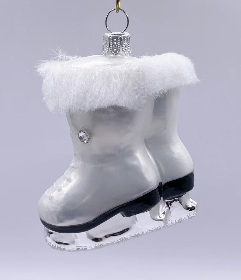 Weisser Damen-Schlittschuh mit weissem Pelz