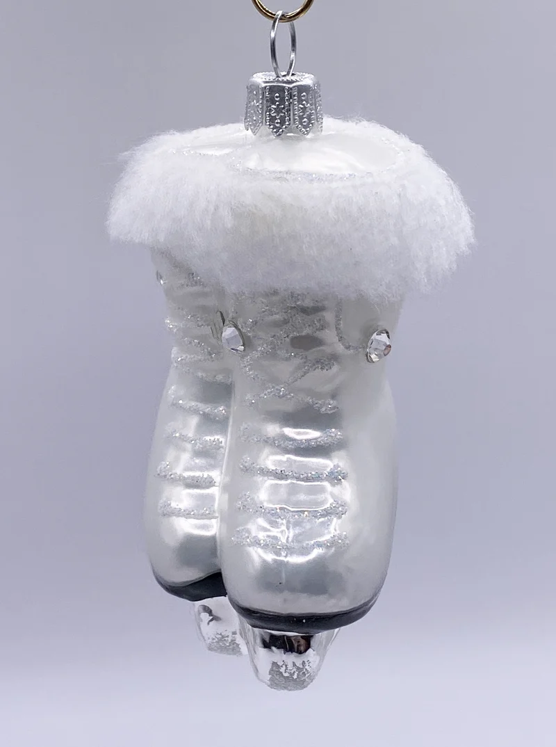 Weisser Damen-Schlittschuh mit weissem Pelz