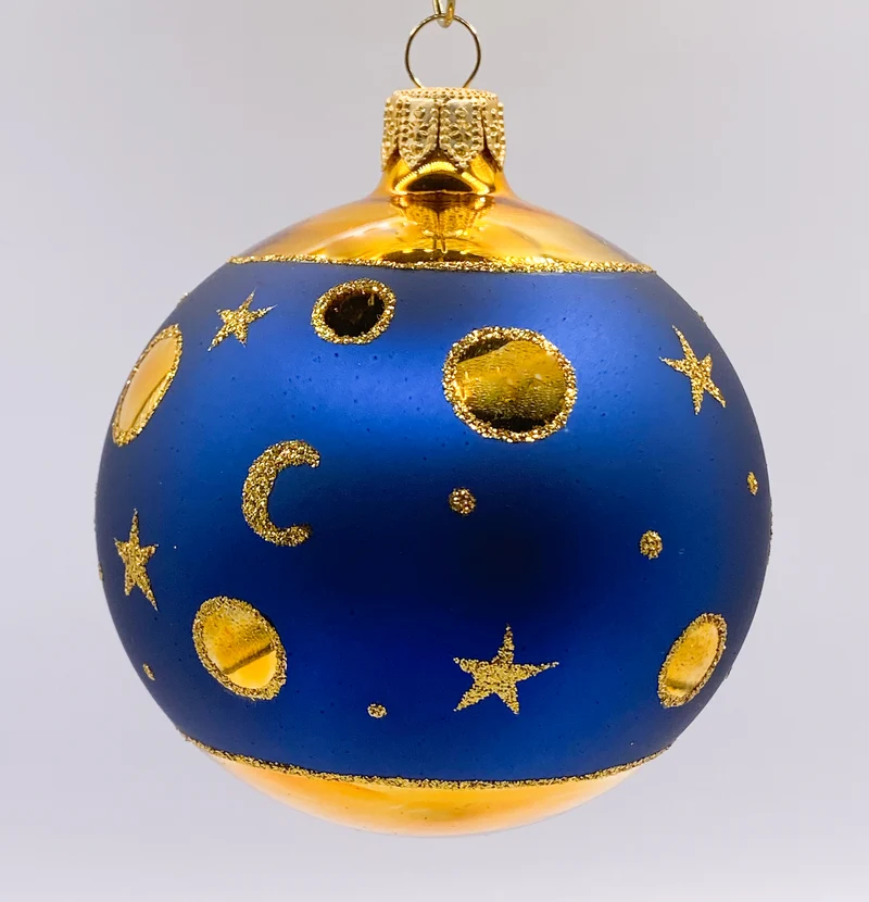 Dunkelblaue Kugel mit Sonne, Mond und Sternen