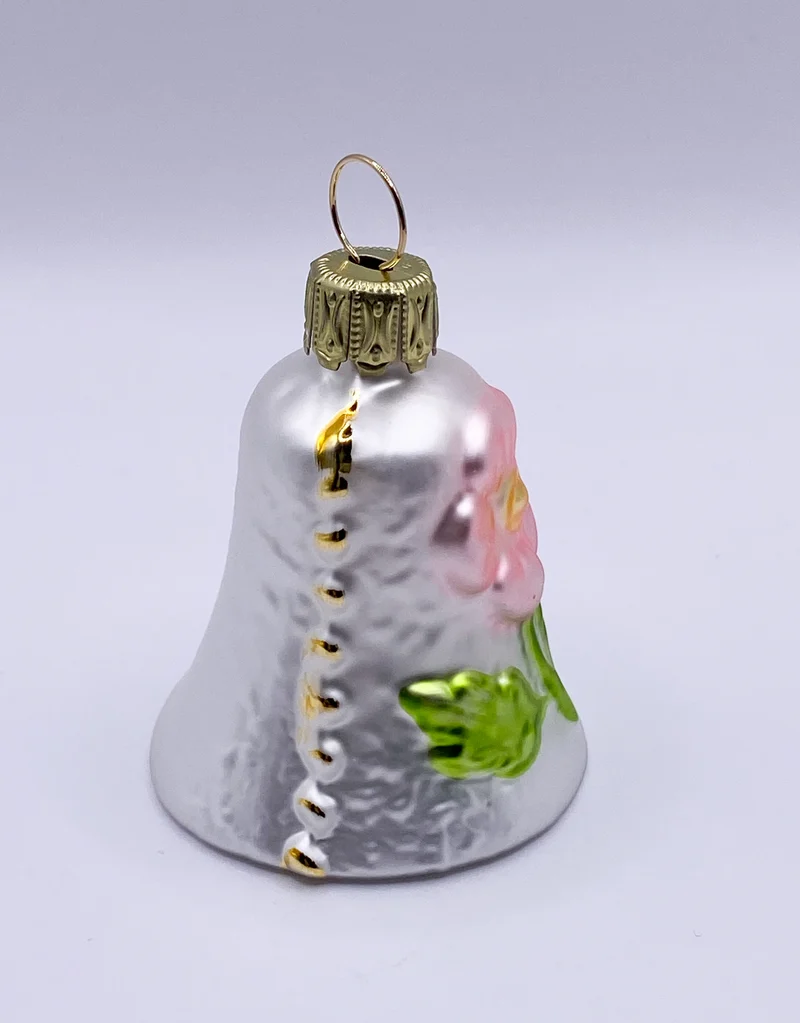 Weisses Weihnachts-Glöckchen mit rosa Blüte