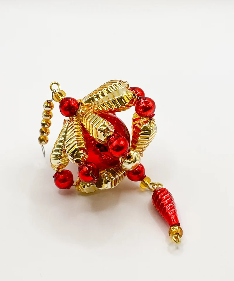Lampion in Rot und Gold mit Gablonzer Perlen