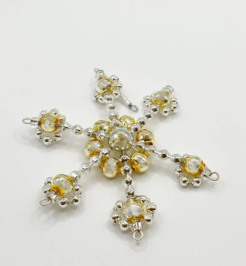 Gold und Silber Schneeflocke mit Gablonzer Perlen