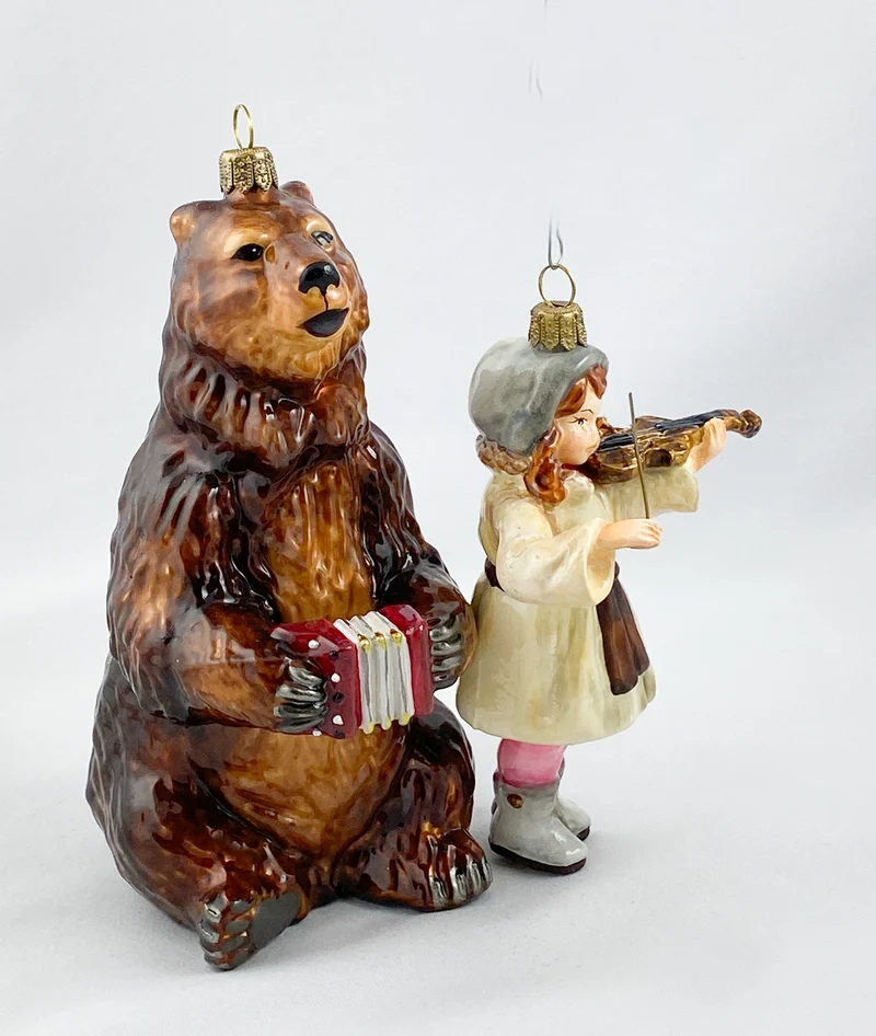 Das Mädchen und der Bär musizieren zusammen, AtlasArt