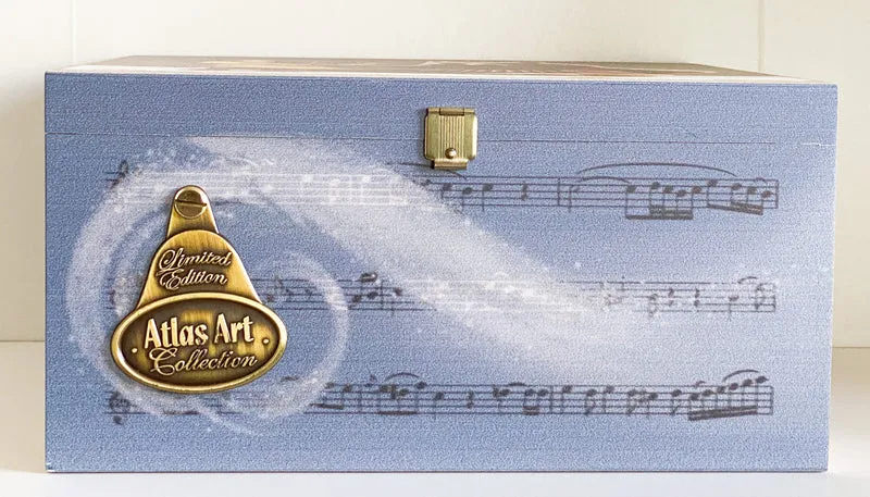 Das Mädchen und der Bär musizieren zusammen, AtlasArt