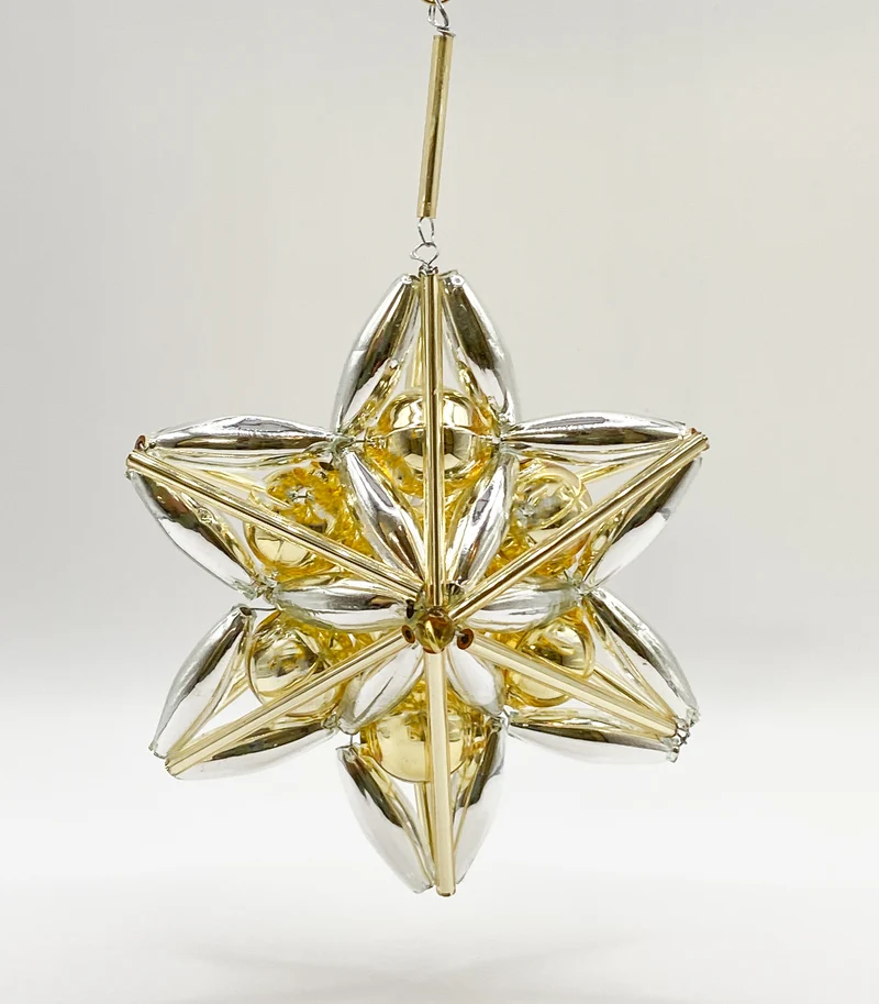 Stern mit grossen goldenen und silbernen Gablonzer Perlen