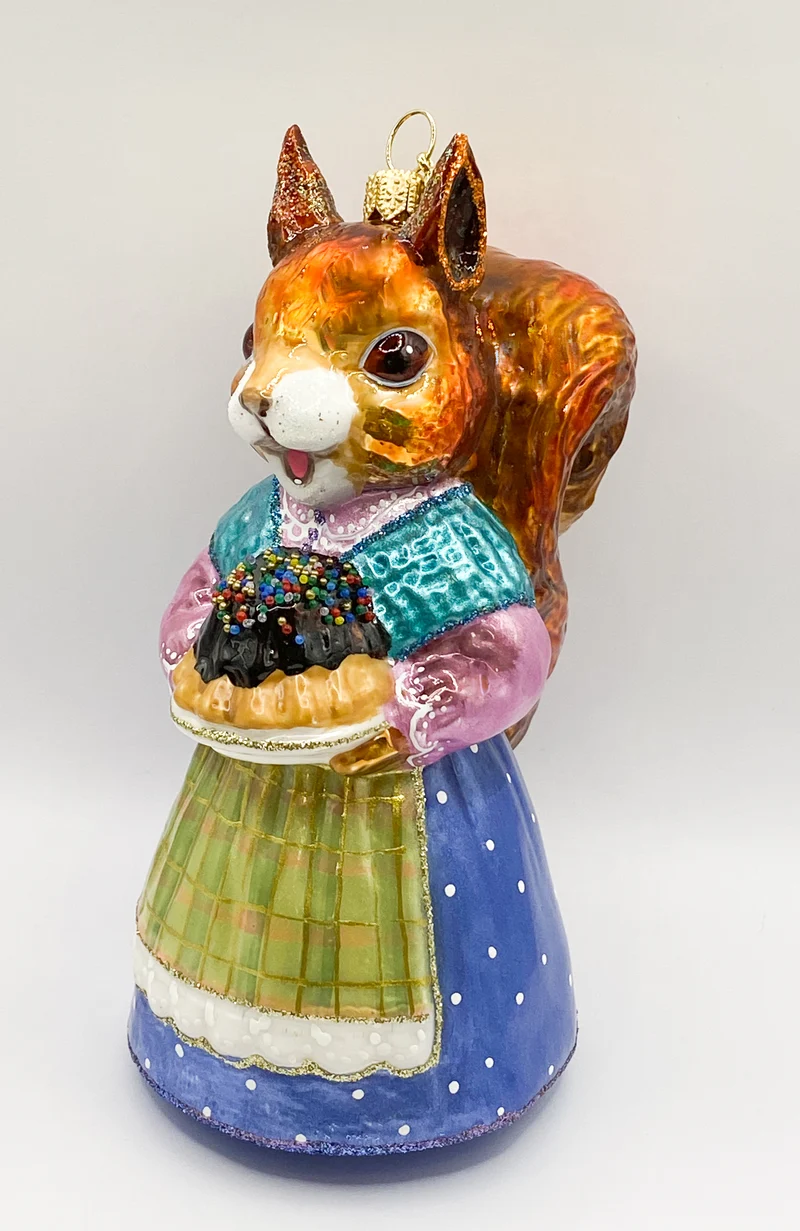 Grossmutter Eichhörnchen hat einen feinen Kuchen gebacken, GlitterLab
