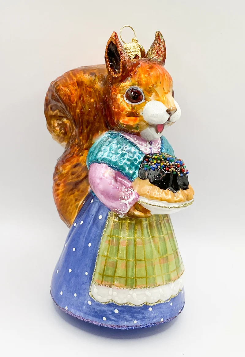 Grossmutter Eichhörnchen hat einen feinen Kuchen gebacken, GlitterLab