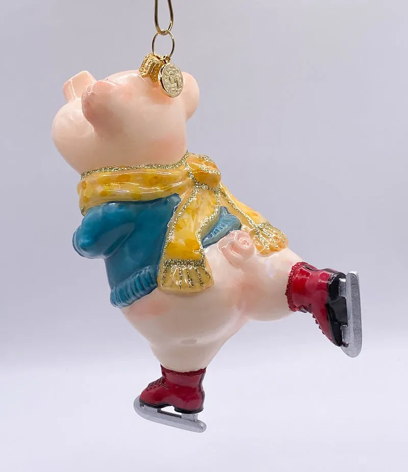 Das Schweinchen hat viel Spass beim Schlitt-Schuh-Laufen, Glitterlab
