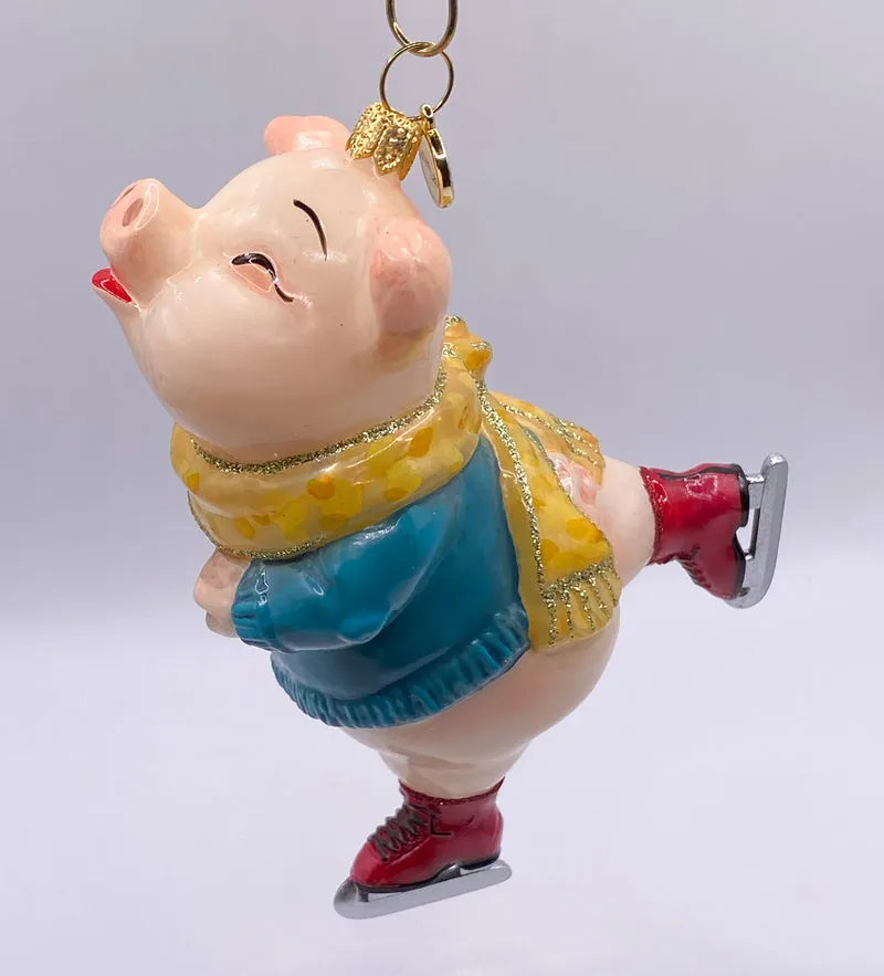 Das Schweinchen hat viel Spass beim Schlitt-Schuh-Laufen, Glitterlab