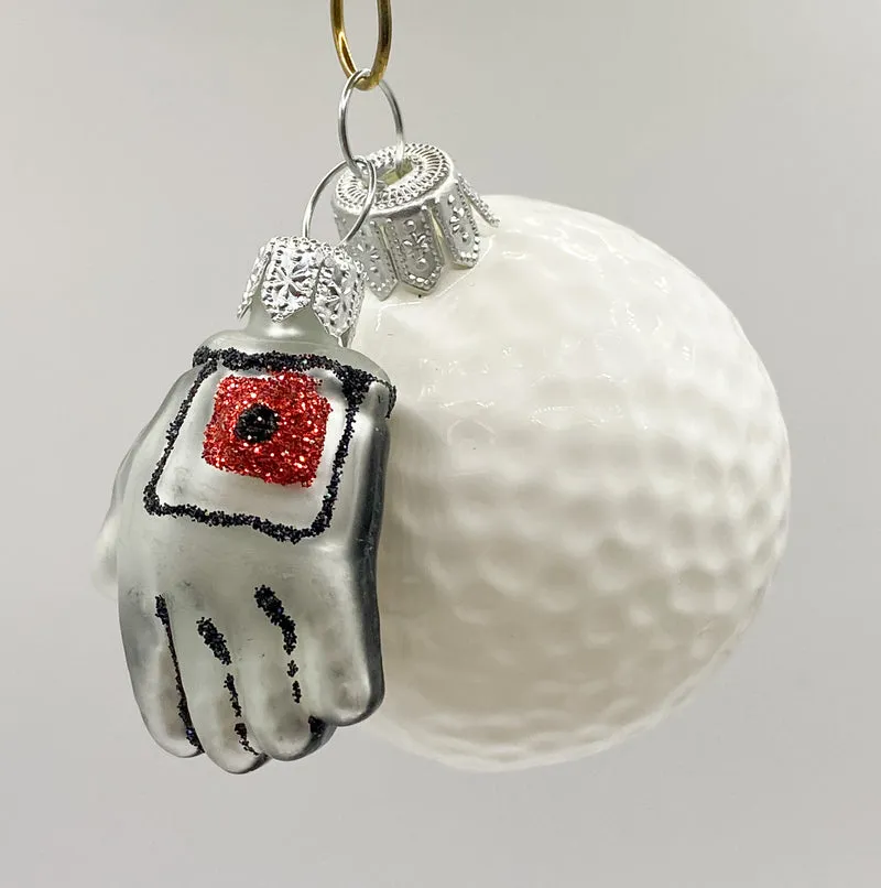 Golfball mit Handschuh