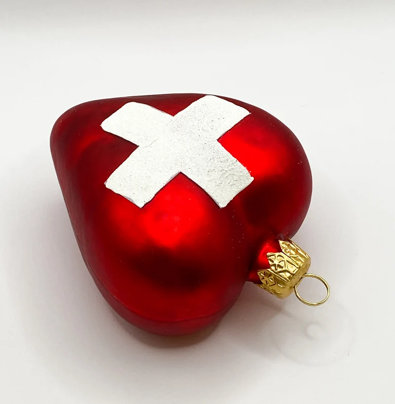 Rotes Herz mit Schweizerkreuz