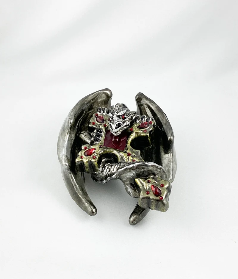 Feuriger Drachen umschlingt das Kreuz, AtlasArt