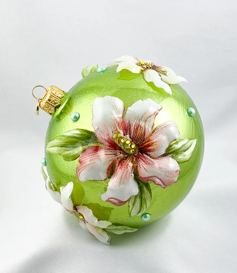 Kugel hellgrün mit Magnolien-Blüten Applikationen in Spezialfolie, GlitterLab