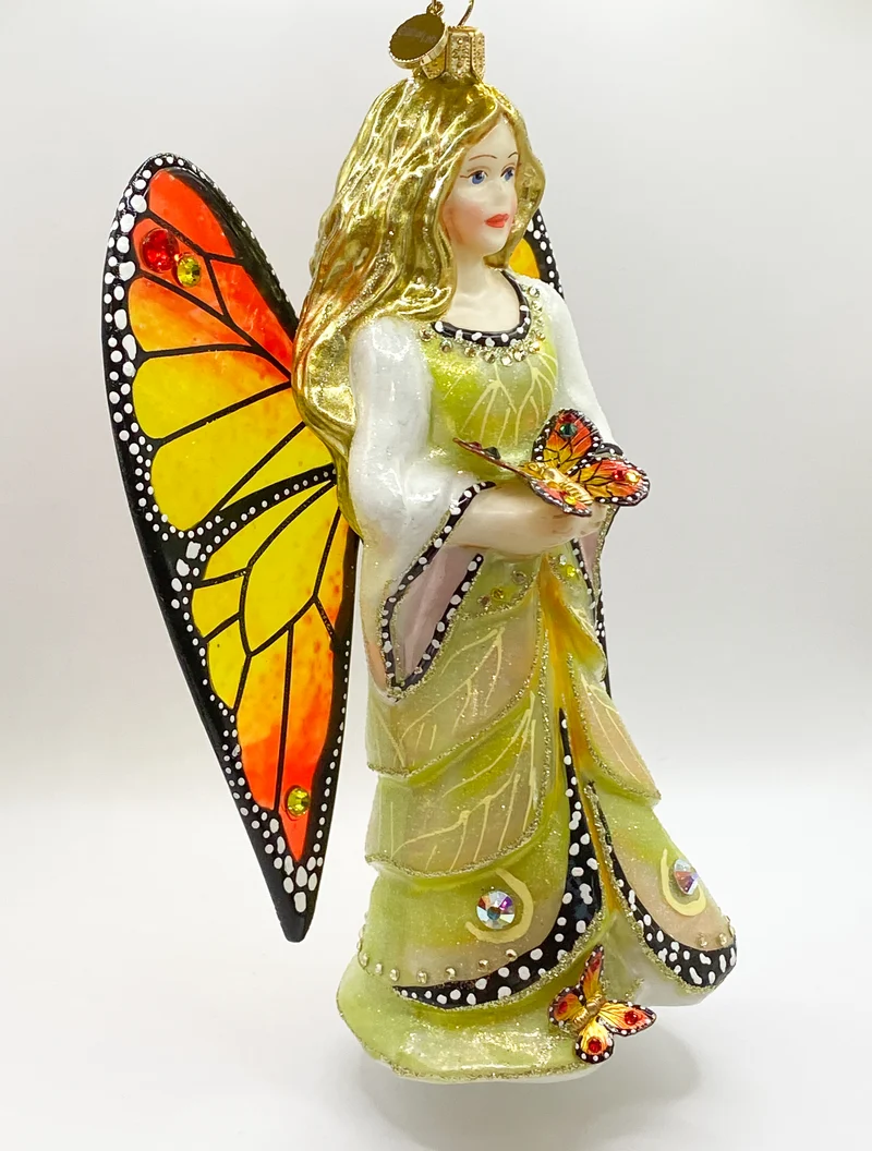 Blonder Engel mit Schmetterling in der Hand und transparenten Glasflügeln, GlitterLab