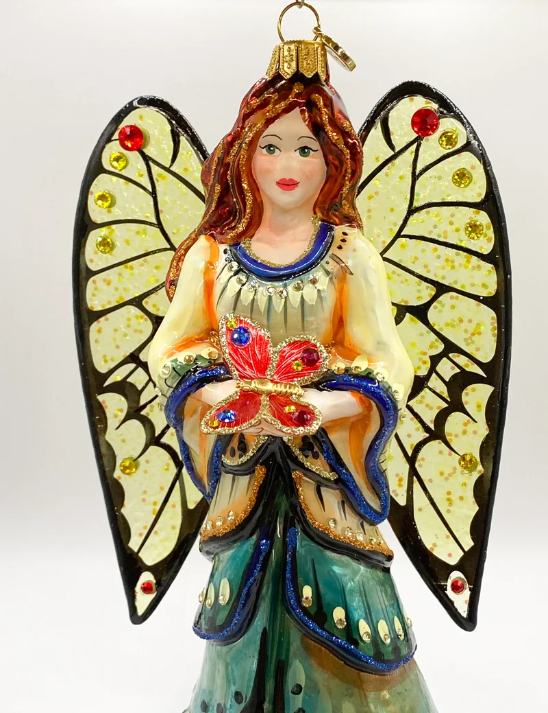 Engel mit rotem Schmetterling in der Hand und transparenten Glasflügeln, GlitterLab