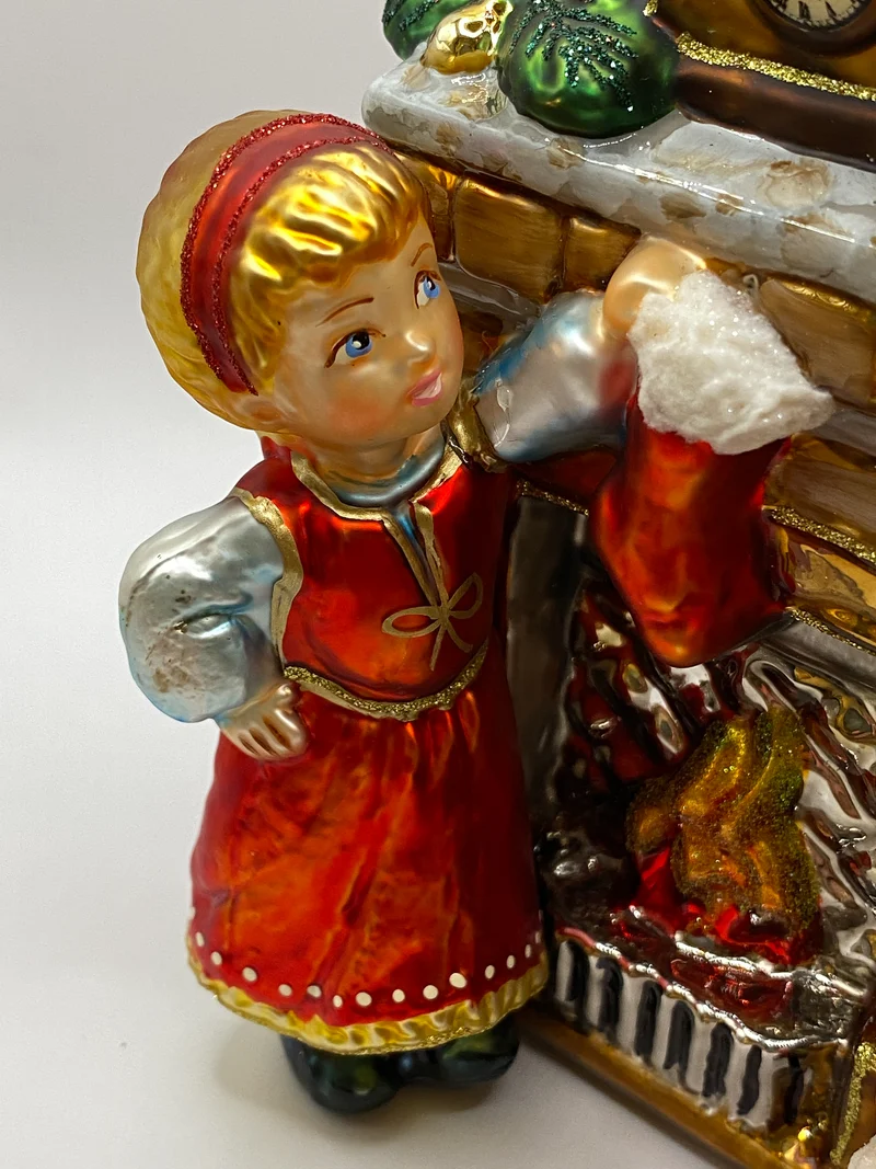 Die Kinder hängen ihre Weihnachtsstrümpfe an den Kamin, KOMOZJA MOSTOWSKI