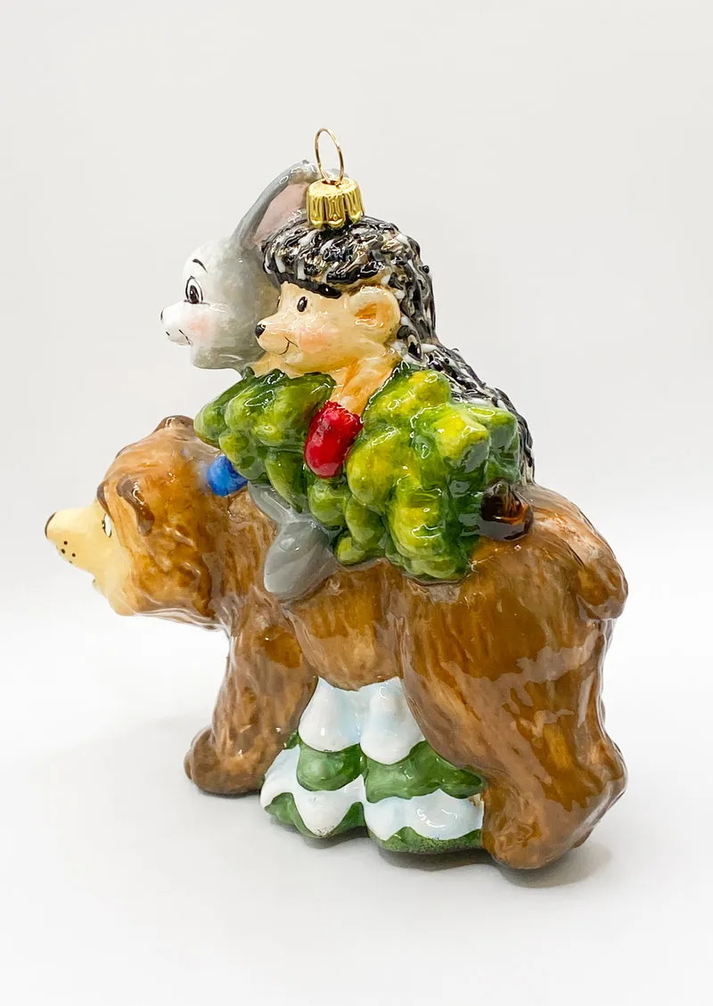 Der Hase und der Igel holen zusammen mit dem Bär den Weihnachtsbaum, KOMOZJA MOSTOWSKI