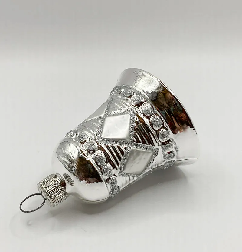 Weihnachts-Glöckchen silber mit Rautenmuster