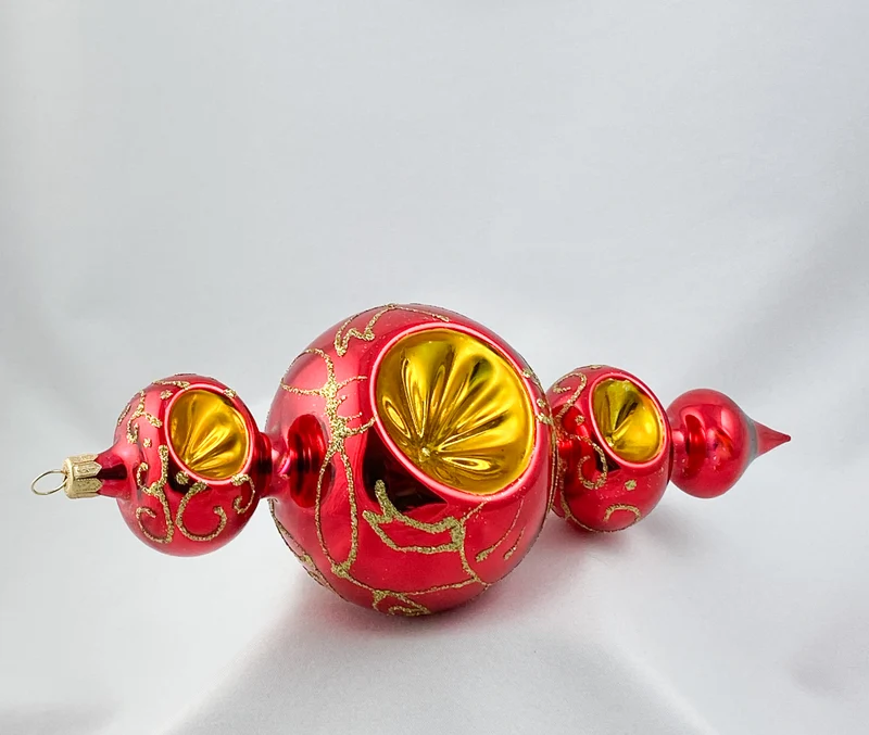 Grosse Fantasie-Form in Rot mit goldenen Reflexen