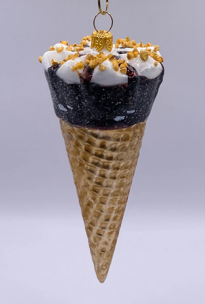 Schokoladen-Cornet-Glace