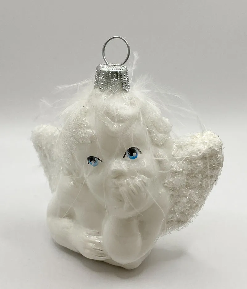 Putto sinnierend in glänzendem Weiss mit Glitzer-Flügeln, Raffael Engel