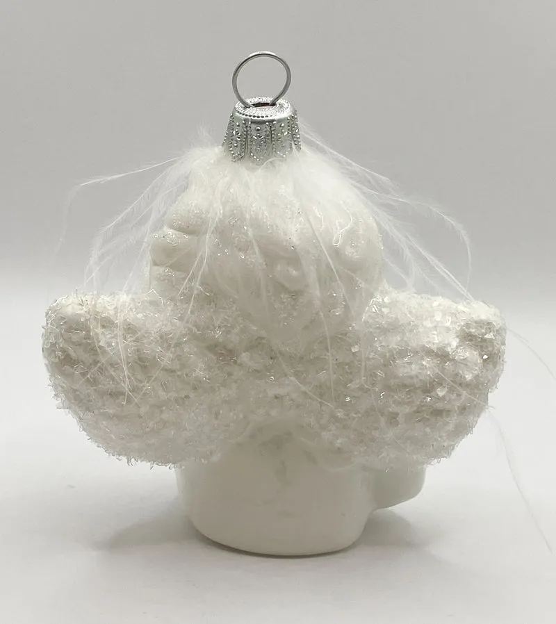 Putto sinnierend in glänzendem Weiss mit Glitzer-Flügeln, Raffael Engel