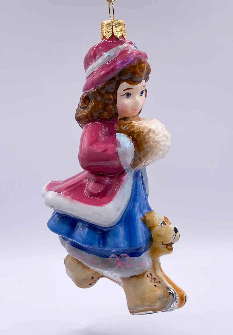 Das Mädchen ist mit dem Hund auf dem Eis unterwegs, KOMOZJA MOSTOWSKI