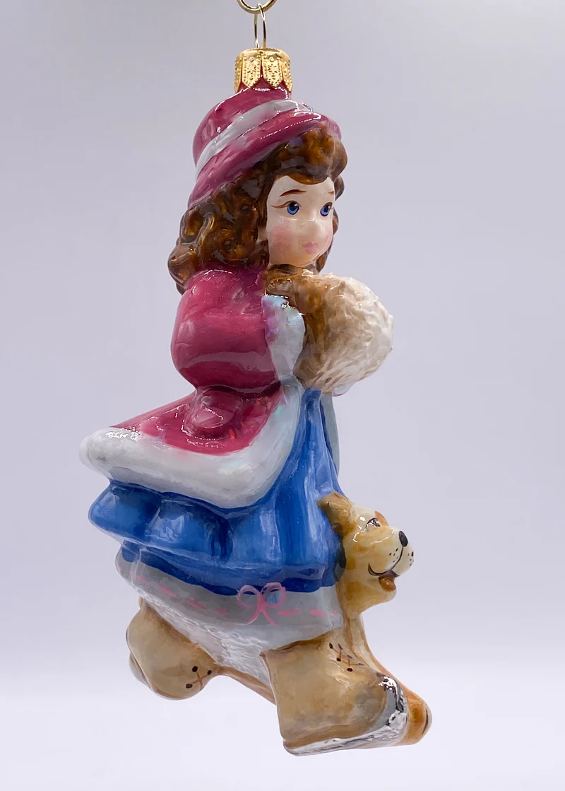 Das Mädchen ist mit dem Hund auf dem Eis unterwegs, KOMOZJA MOSTOWSKI