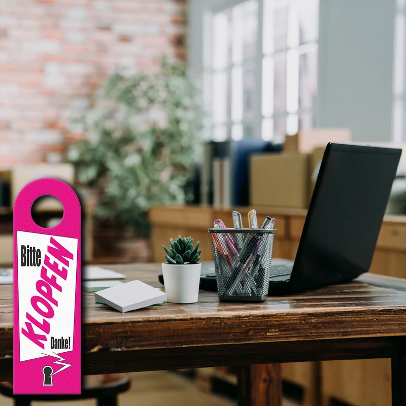 Bitte nicht stören oder klopfen Türhänger mit Schlüsselloch Motiv in pink